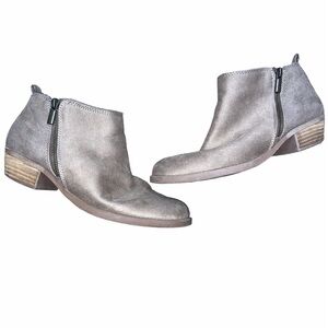 Carlos Santana Brianne tan booties size 8 1/2 medium